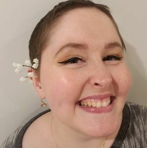 Meet your Posher, Moni